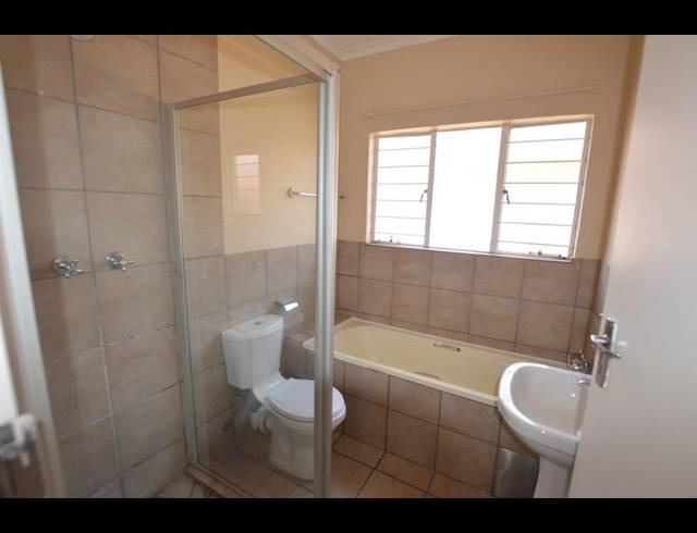 2 BEDROOM APARTMENT FOR SALE IN VAAL PARK EXT 1
